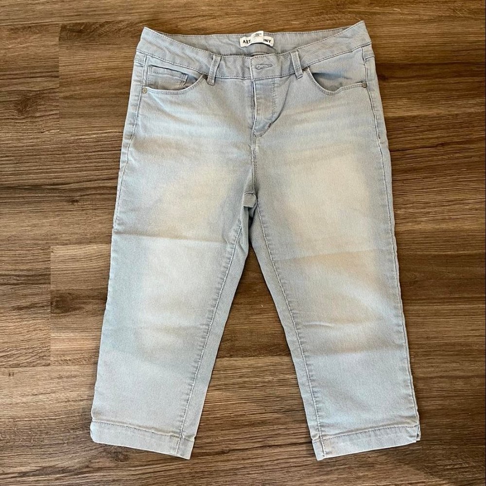 Artisan NY Pinstripe Capris